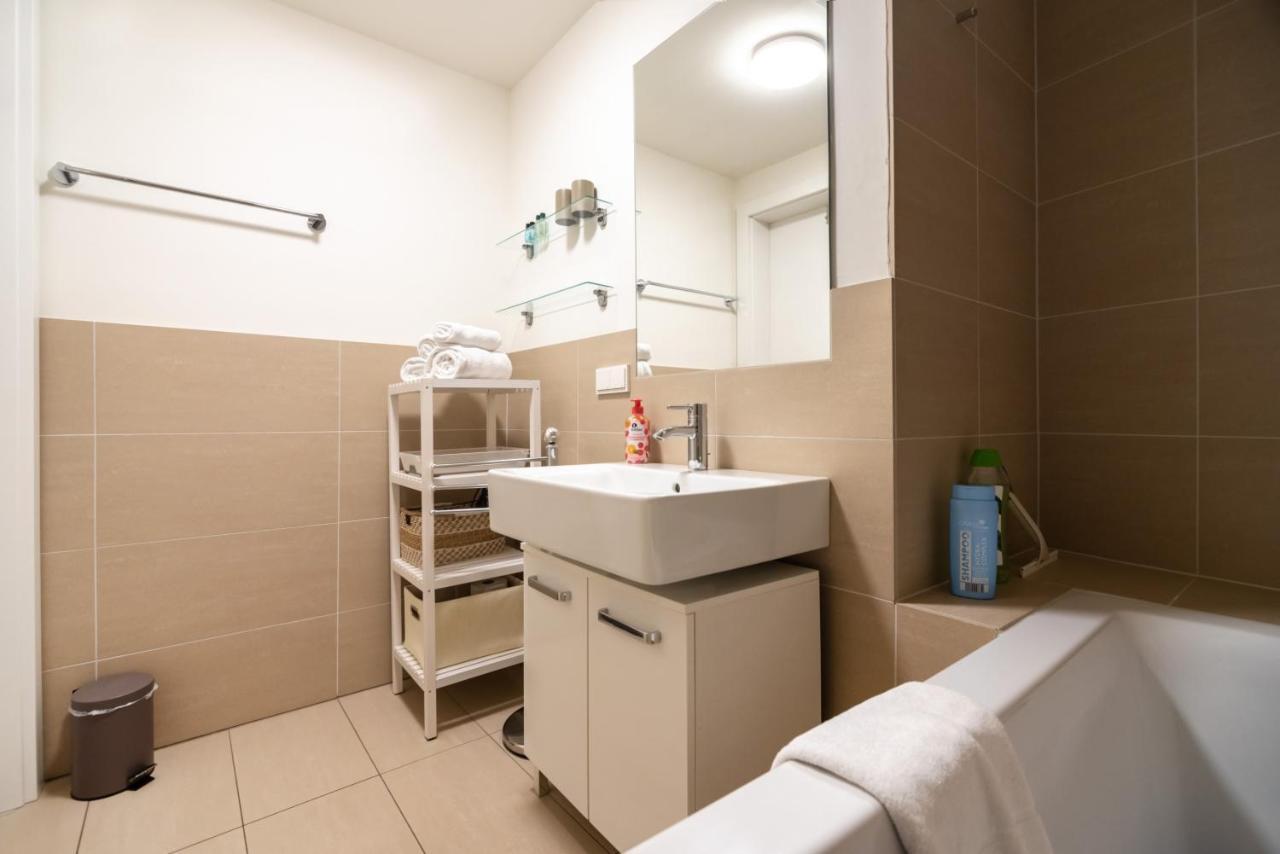 Quiet And Cozy Apartment Next To Mariahilfer Strasse And Naschmarkt With Ac, Minimum 30 Nights Viyana Dış mekan fotoğraf